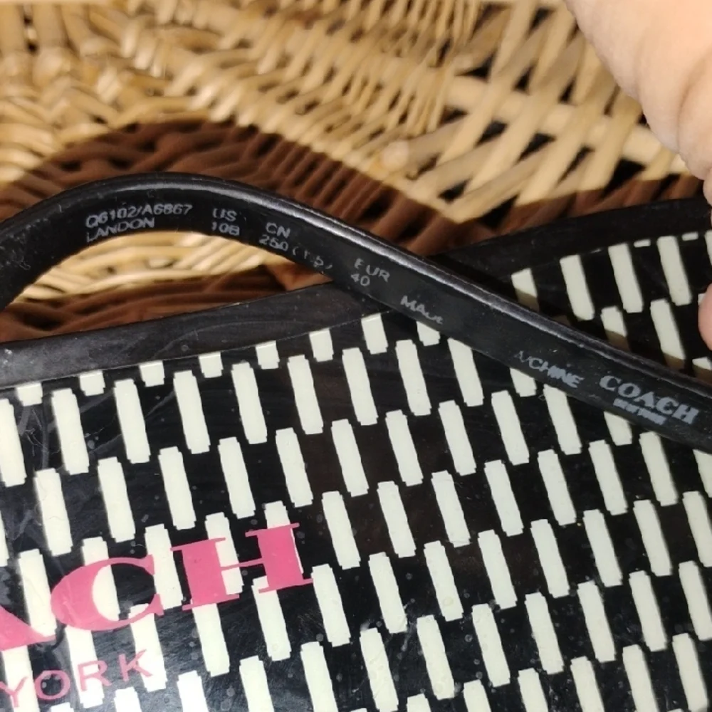 Coach Black and White Jelly Bow Details Thong Sandals Size 10B Casual Designer - Picture 10 of 10